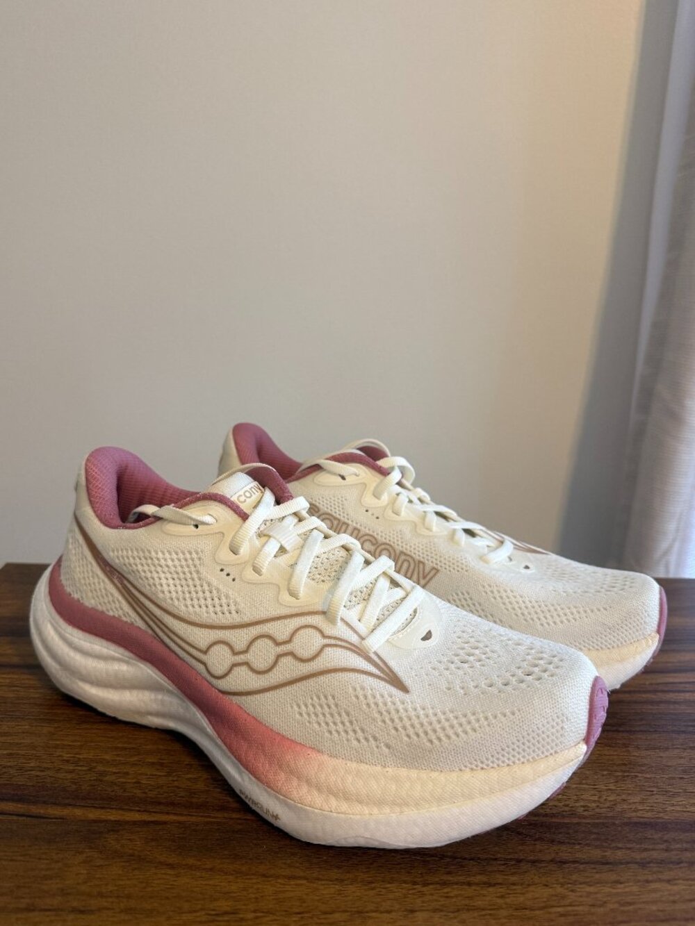 Women's Saucony Ride 19 size 8 B (regular width) White and Pink Running Shoes